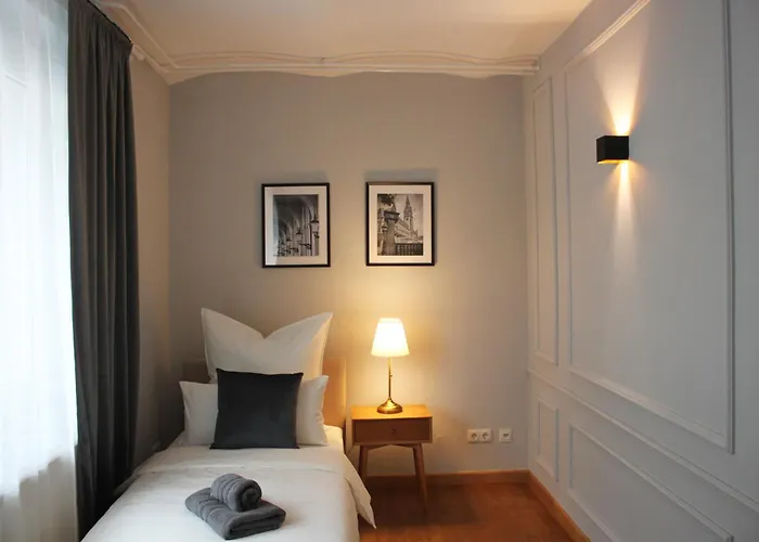 Appartement R B Family - Zentrumsnah - 108 Qm Mit Dachterrasse - Kueche - Waschtrockner - Smart Tv - Badewanne & Dusche - Kostenloser Parkplatz - 2 Schlafzimmer