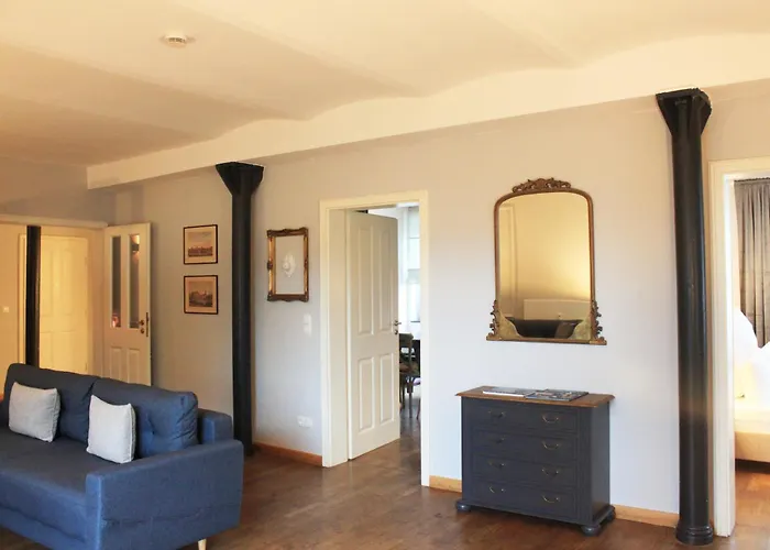 Appartement R B Family - Zentrumsnah - 108 Qm Mit Dachterrasse - Kueche - Waschtrockner - Smart Tv - Badewanne & Dusche - Kostenloser Parkplatz - 2 Schlafzimmer *