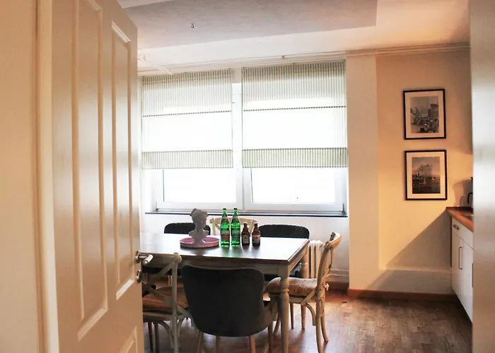 Appartement R B Family - Zentrumsnah - 108 Qm Mit Dachterrasse - Kueche - Waschtrockner - Smart Tv - Badewanne & Dusche - Kostenloser Parkplatz - 2 Schlafzimmer